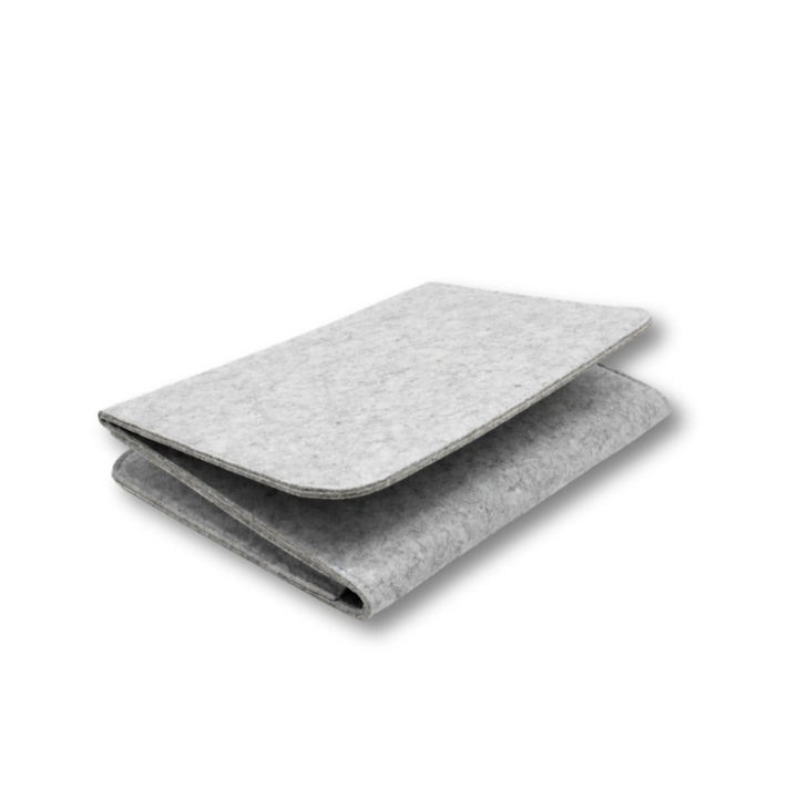 Sengetøjspose i filt. Smart taske til brug i sengen