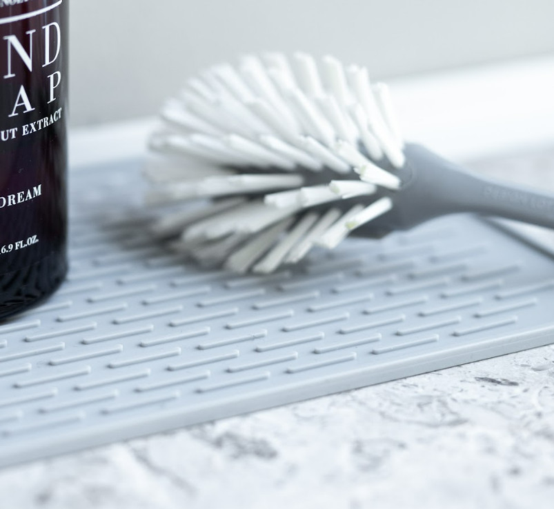 Gummimatte für den Küchentisch